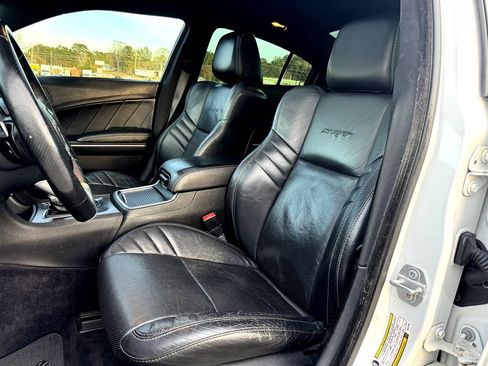 Used 2016 Dodge Charger SRT image 3