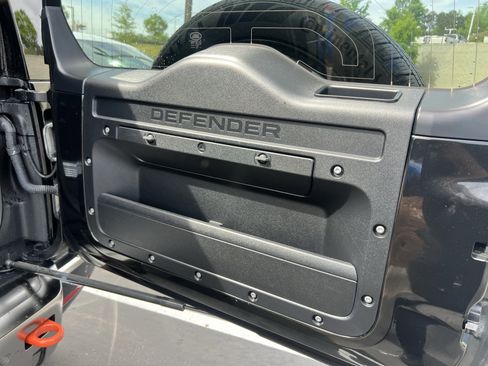 Certified 2023 Land Rover Defender 90 X image 35