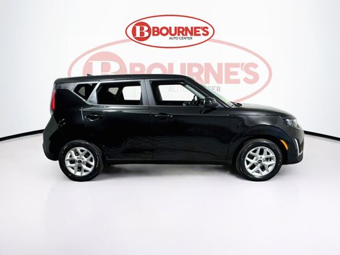 Used 2025 Kia Soul LX FWD image 9