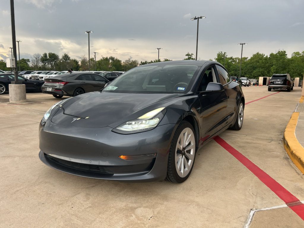 Used 2022 Tesla Model 3 RWD image 2