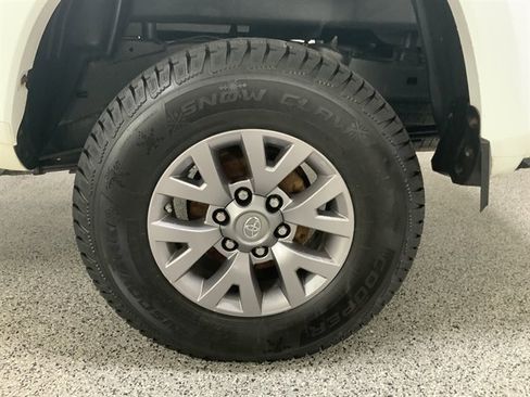 Used 2017 Toyota Tacoma SR5 image 12