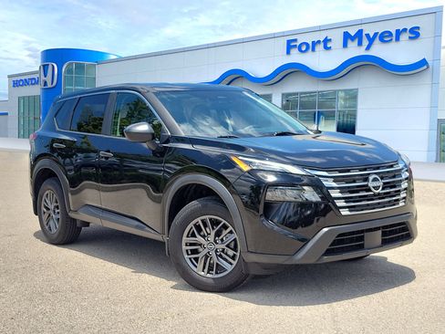 Used 2024 Nissan Rogue S FWD image 1