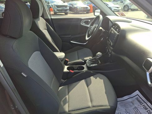 Used 2020 Kia Soul LX FWD image 17