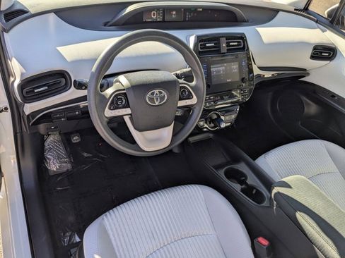 Used 2017 Toyota Prius Two image 10