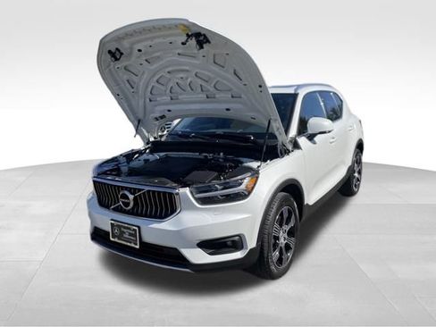 Used 2022 Volvo XC40 T5 Inscription w/ Climate Package image 13