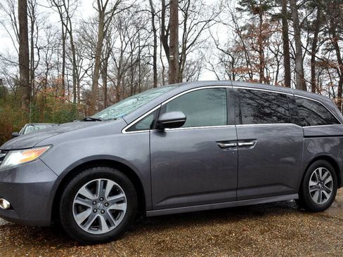 Used 2015 Honda Odyssey Touring image 8