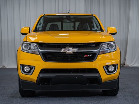 Used 2018 Chevrolet Colorado Z71 AWD/4WD image 2