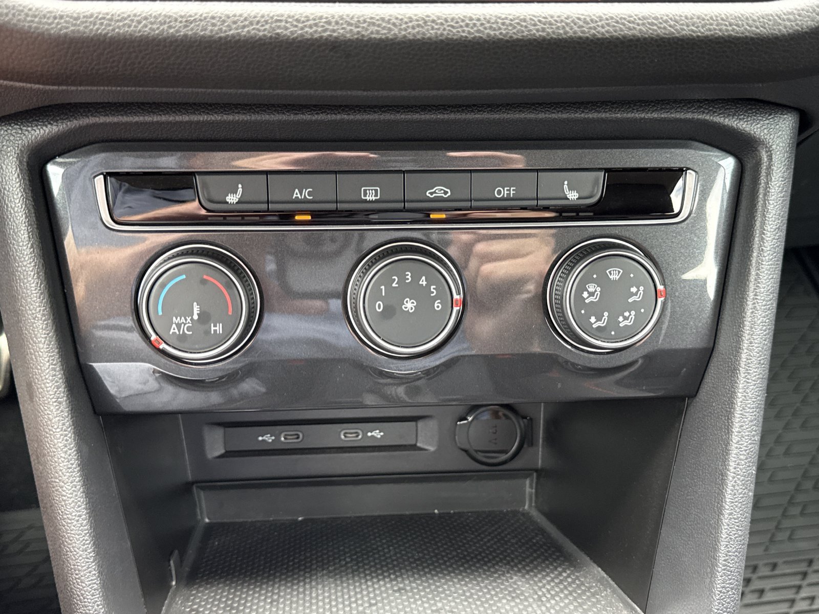 Used 2024 Volkswagen Tiguan Wolfsburg Edition FWD image 24