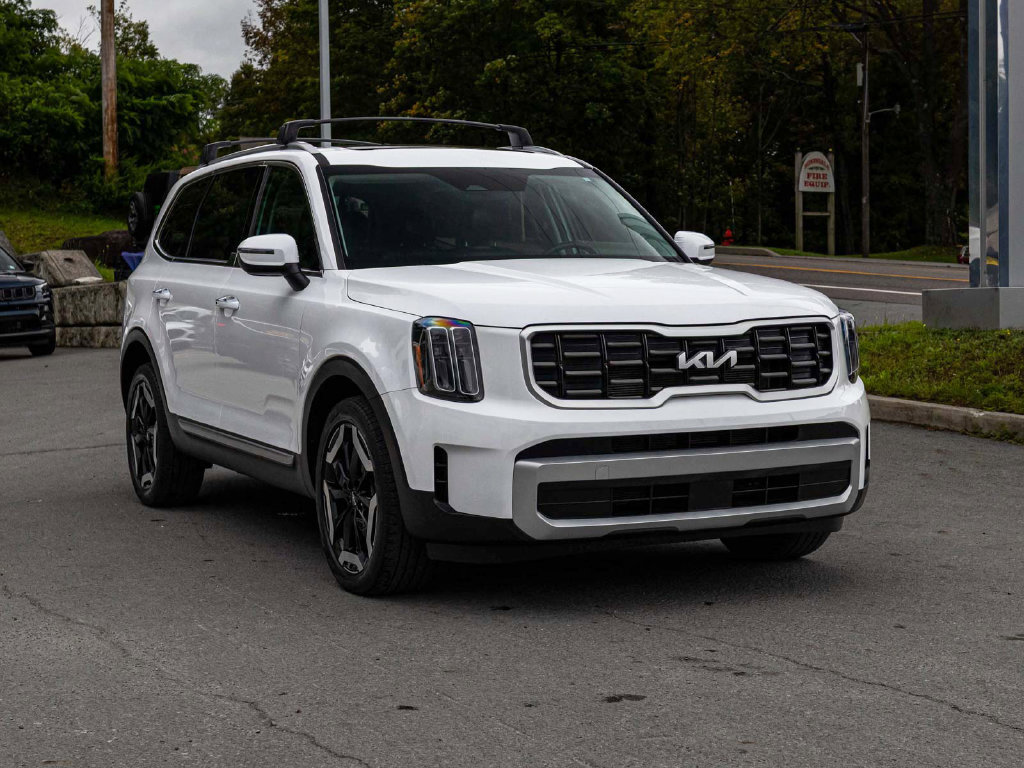 Used 2024 Kia Telluride S w/ S Sunroof Package AWD/4WD image 3