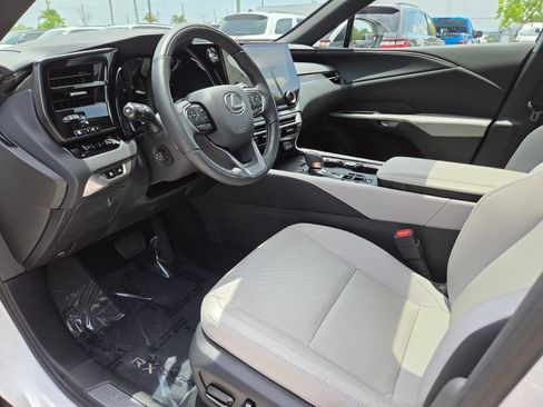 Used 2025 Lexus RX 350h w/ Accessory Package (Z1) AWD/4WD image 29