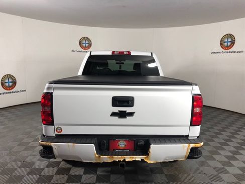 Used 2018 Chevrolet Silverado 1500 Custom w/ Custom Value Package AWD/4WD image 17