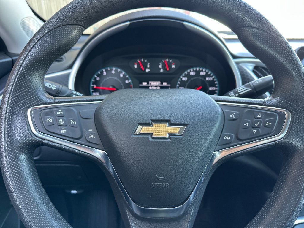 Used 2023 Chevrolet Malibu LT FWD image 26