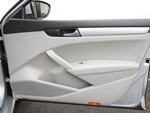 Used 2012 Volkswagen Passat 2.5 SE image 36