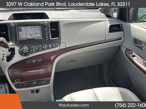 Used 2014 Toyota Sienna Limited w/ Limited Premium Package image 37