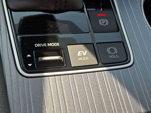 New 2026 Toyota Sienna XLE FWD image 19
