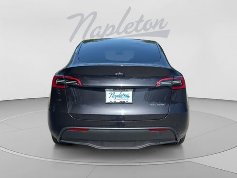 Used 2024 Tesla Model Y Long Range AWD/4WD image 7