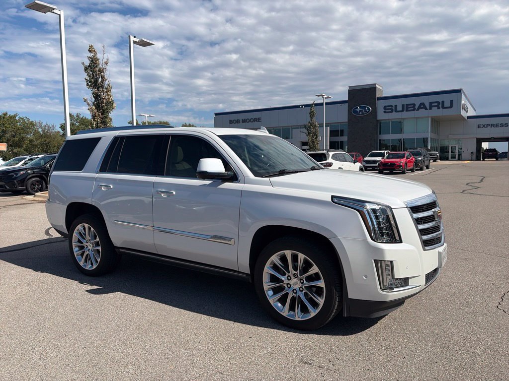 Used 2017 Cadillac Escalade Premium Luxury RWD image 1