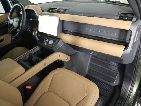 New 2026 Land Rover Defender 110 X-Dynamic SE image 19