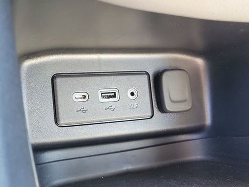 Certified 2024 Chevrolet Equinox LS FWD image 30