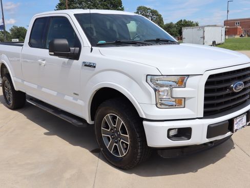 Used 2016 Ford F150 XLT w/ Equipment Group 302A Luxury AWD/4WD image 3