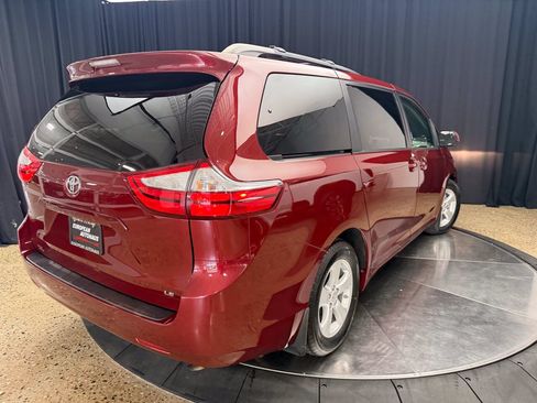 Used 2015 Toyota Sienna LE FWD image 7