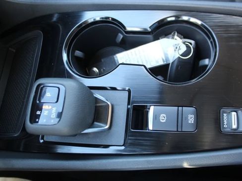 Used 2025 Nissan Rogue SV FWD image 26
