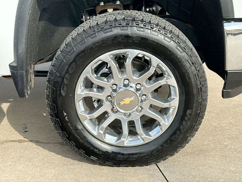 Used 2025 Chevrolet Silverado 2500 LTZ w/ LTZ Premium Package image 10