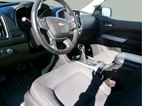 Used 2022 Chevrolet Colorado LT w/ Fleet Safety Package image 11