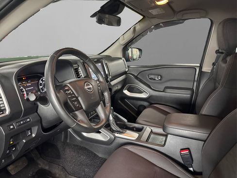 Used 2024 Nissan Frontier SV w/ SV Convenience Package image 9