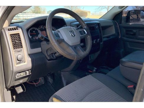 Used 2011 RAM 4500 4x4 Crew Cab w/ ST Decor Group image 15