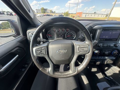Used 2021 Chevrolet Silverado 1500 RST AWD/4WD image 14