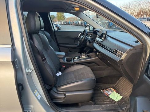 Used 2024 Mitsubishi Outlander SE Black Edition image 11