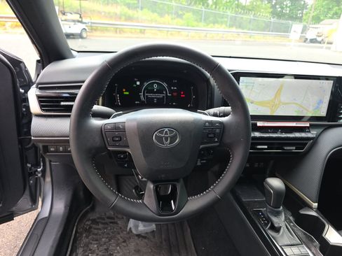 Used 2026 Toyota Camry SE w/ Multimedia Upgrade Package FWD image 17