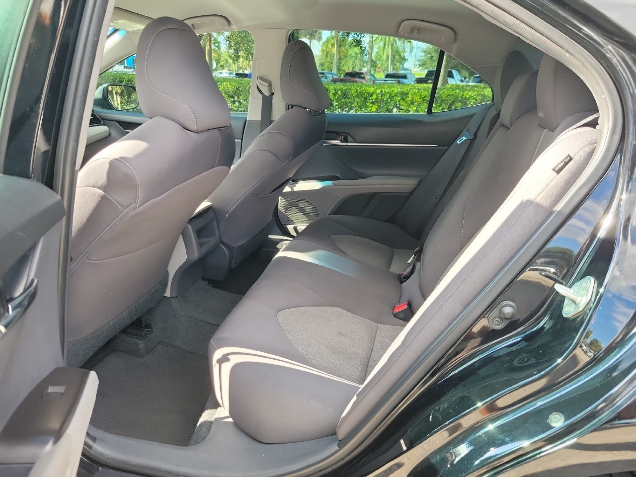 Used 2021 Toyota Camry LE FWD image 10