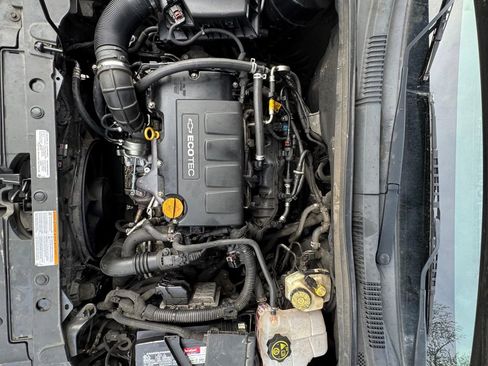 Used 2014 Chevrolet Cruze LT image 20