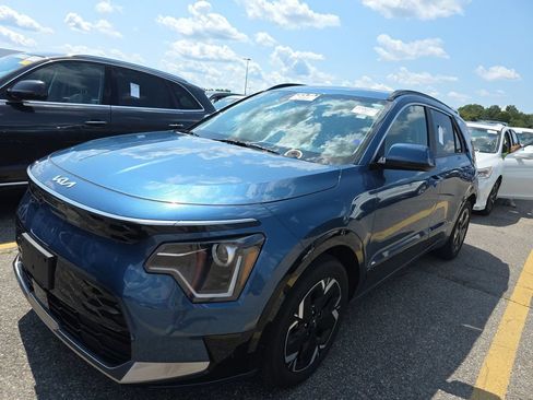 Used 2024 Kia Niro Wind w/ Wind Preserve Package FWD image 1