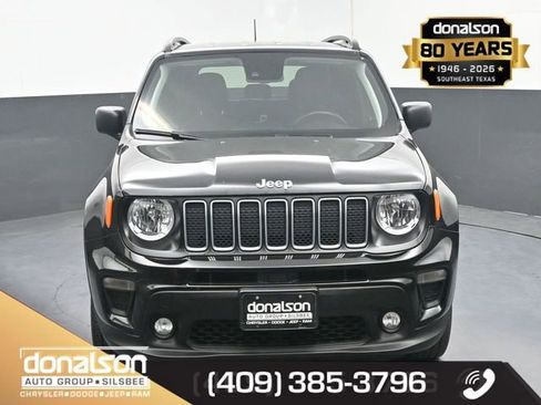 Used 2023 Jeep Renegade Latitude w/ Premium Group image 3