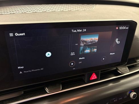 Used 2025 Kia Carnival image 24