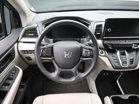 Used 2025 Honda Odyssey EX-L image 17