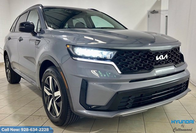 Used 2023 Kia Sorento S FWD image 2
