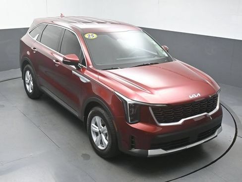 Used 2025 Kia Sorento LX FWD image 42