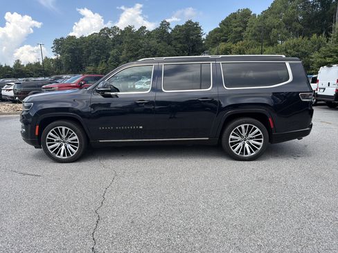 Used 2024 Jeep Grand Wagoneer L Series III AWD/4WD image 4
