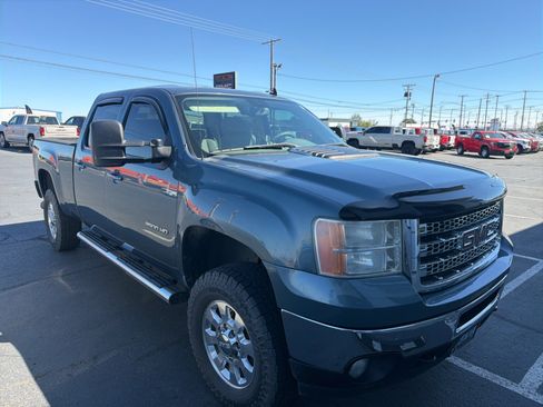Used 2014 GMC Sierra 2500 SLT w/ SLT Convenience Package AWD/4WD image 1