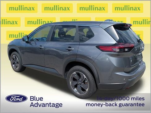 Used 2025 Nissan Rogue SV FWD image 3