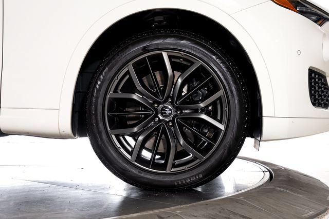 Used 2024 Maserati Levante GT Ultima AWD/4WD image 15
