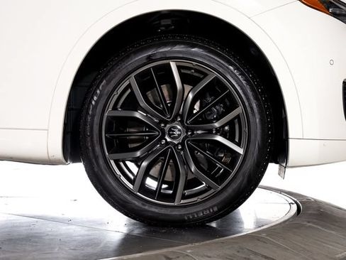 Used 2024 Maserati Levante GT Ultima AWD/4WD image 15
