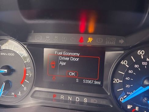 Used 2017 Ford Explorer XLT image 21