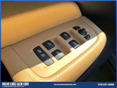 Certified 2019 Volvo XC60 T6 Momentum w/ Advanced Package image 16
