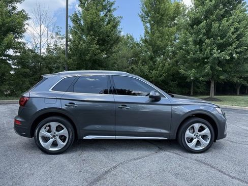 Used 2022 Audi Q5 2.0T Premium Plus w/ Premium Plus Package image 2
