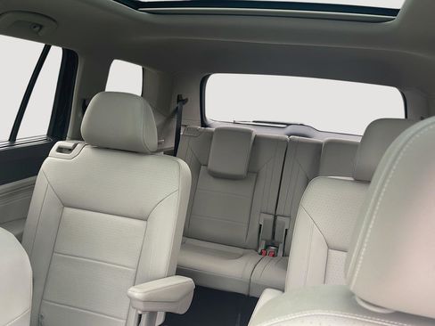Certified 2023 Volkswagen Atlas SEL AWD/4WD image 31